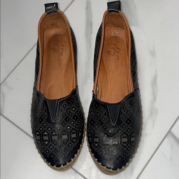 Soft Leather Comfortable Loafers Black with Tan - Picture 1 of 10